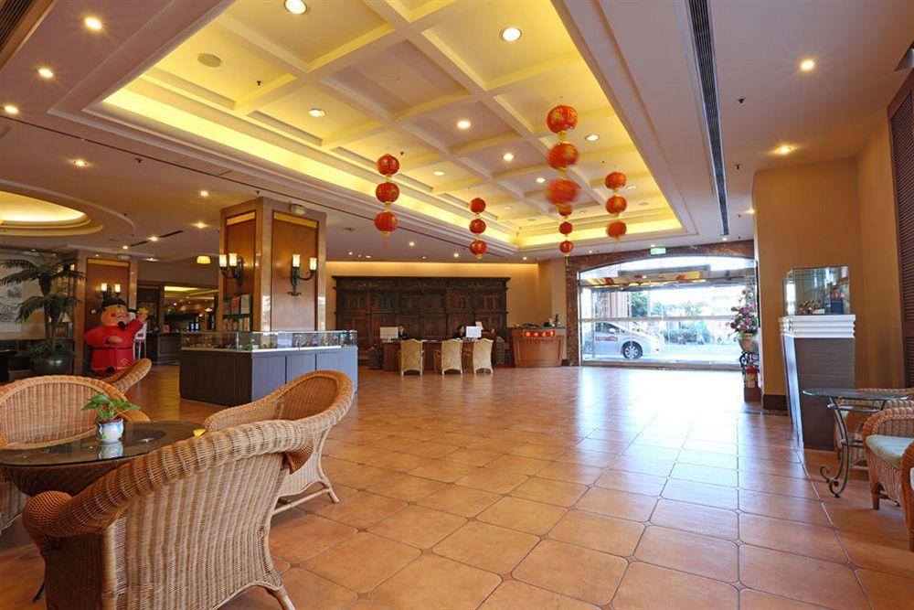 Wei-Yat Grand Hotel Тайнань Экстерьер фото