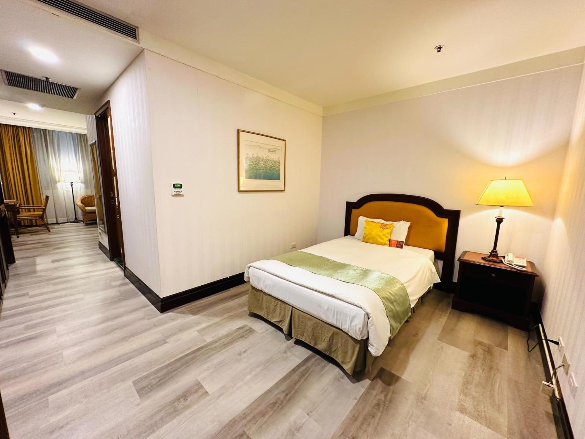 Wei-Yat Grand Hotel Тайнань Экстерьер фото