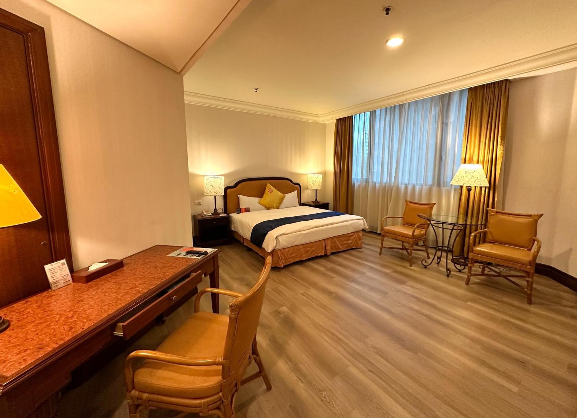 Wei-Yat Grand Hotel Тайнань Экстерьер фото