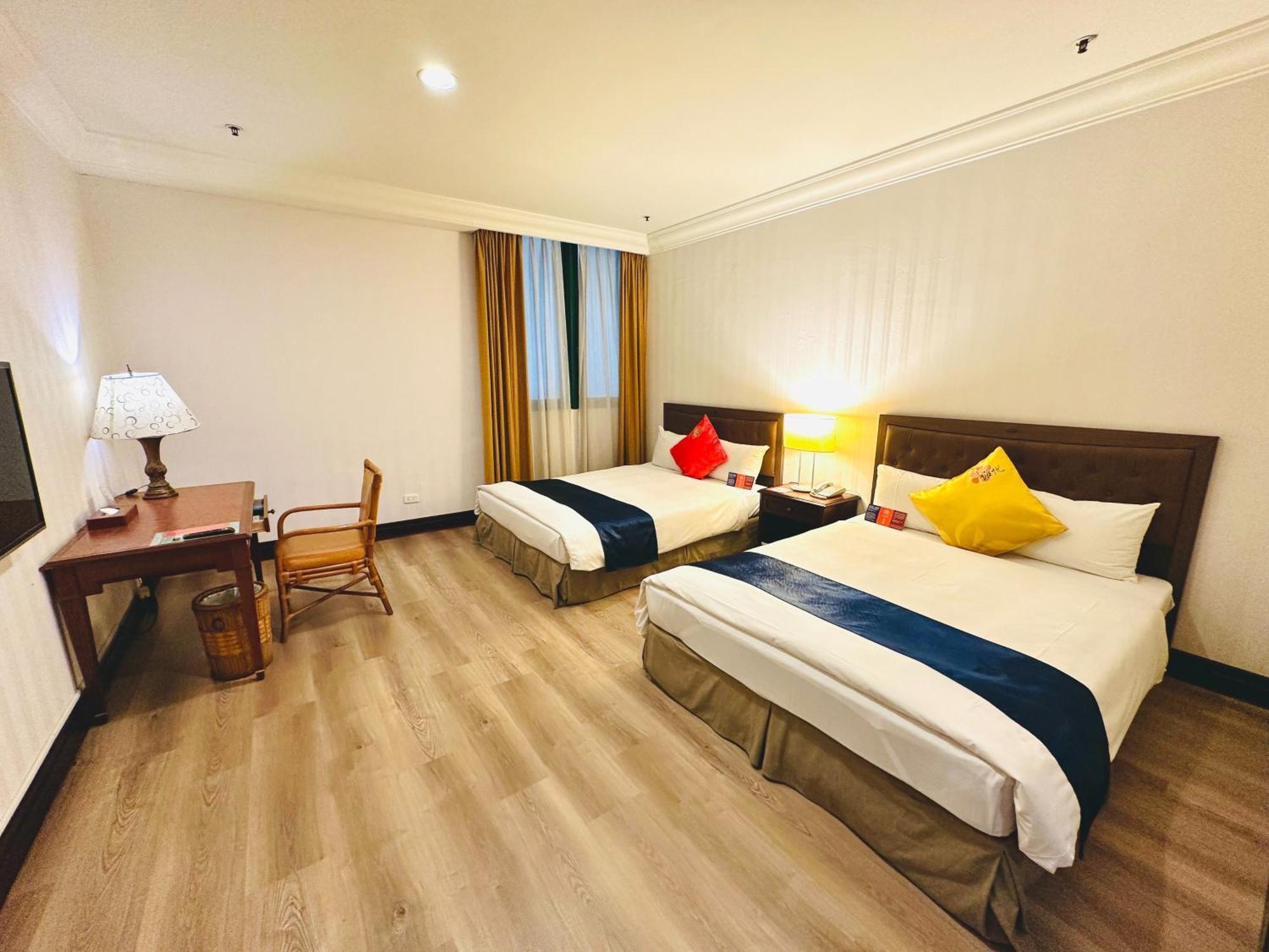 Wei-Yat Grand Hotel Тайнань Экстерьер фото